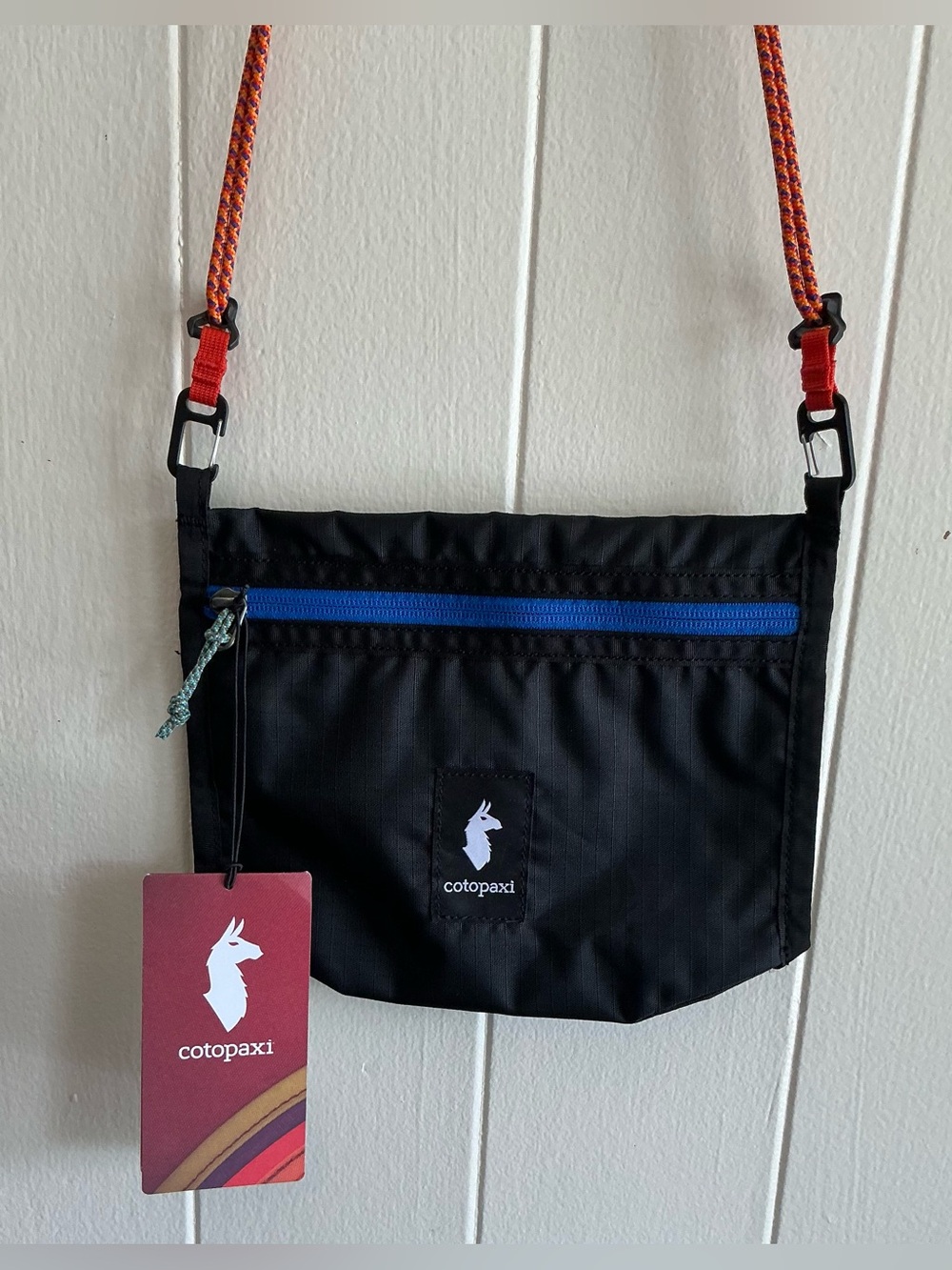 A Rare Cotopaxi Lista 2L Cada Día Crossbody Travel Bag Handbag- Black NWT